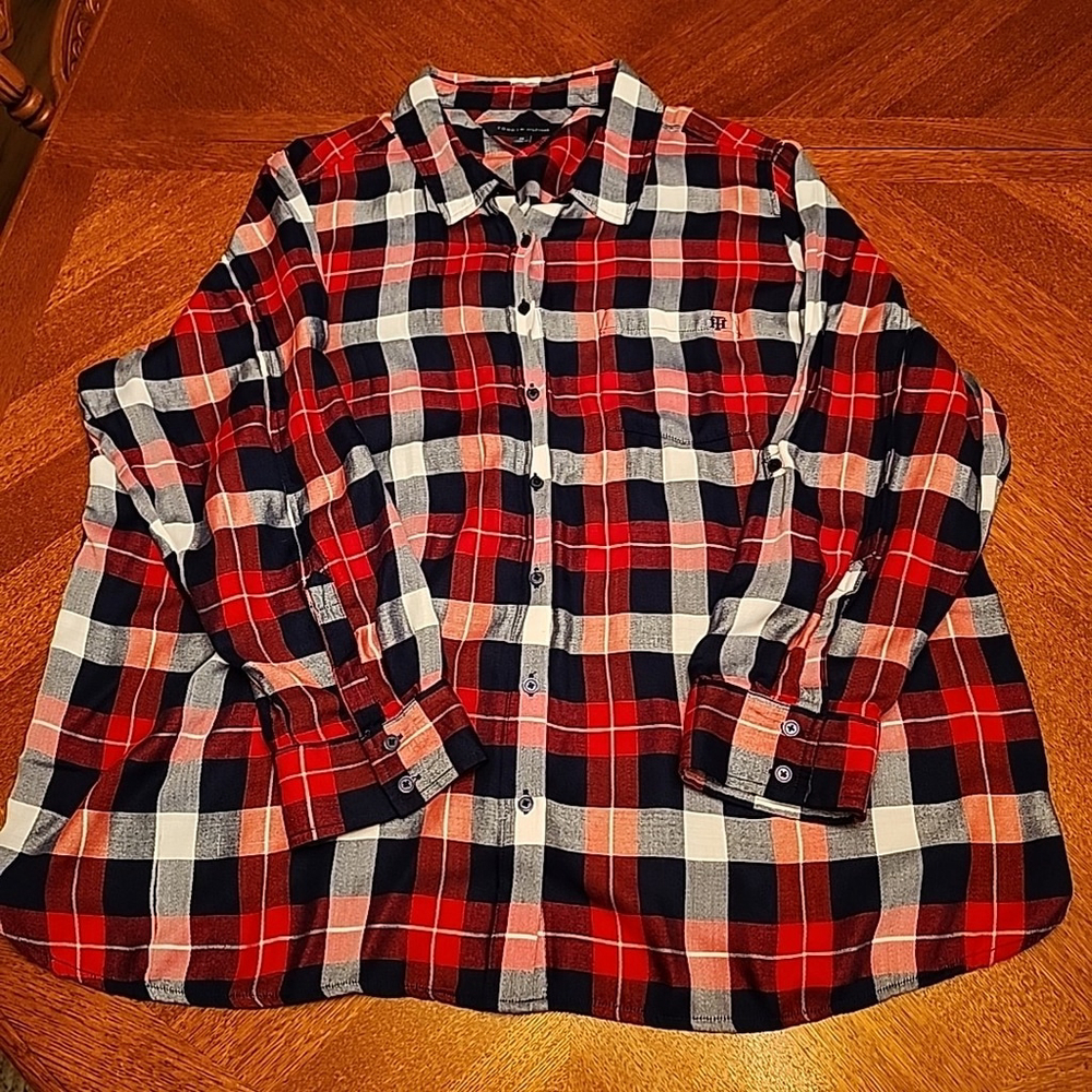 Tommy Hilfiger Women's Red/ Blue Plaid Button-Up Size 2x A1